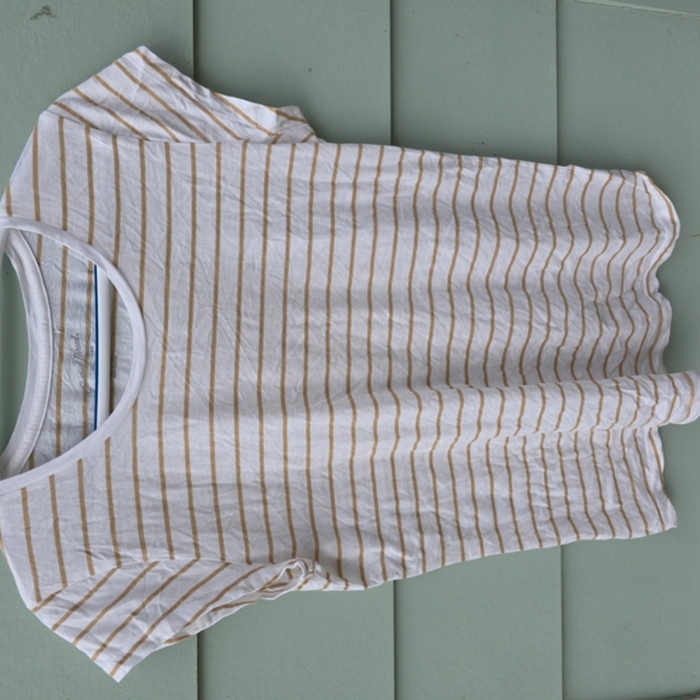 Universal Thread White and Tan Short Sleeve Tee